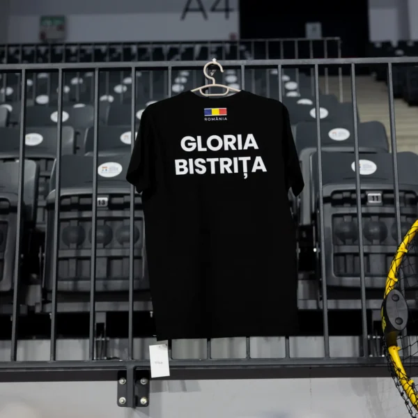 Tricou de antrenament Gloria Bistrița, croială de bărbați, bumbac, negru — spatele, cu „GLORIA BISTRIȚA" și tricolorul.